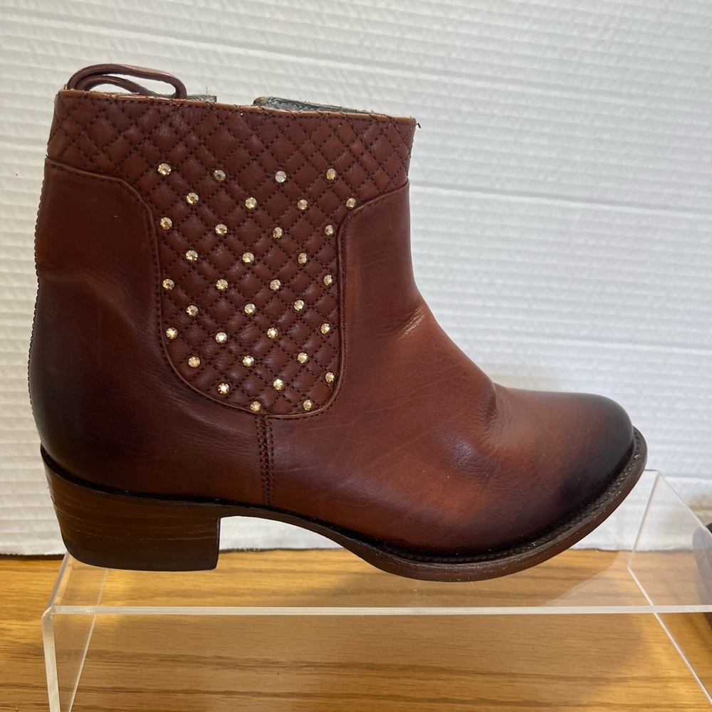Denver Womens Boots Rodeo‎ size 8.5 With bright details